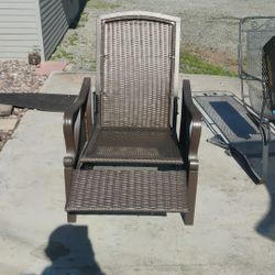 Selling My New Recliner In Excellent Condition Asking $100.Our Best offer, 