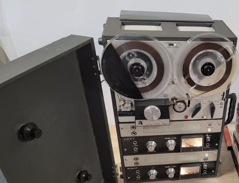 Akai M8 Stereo TUBE reel to reel recorder