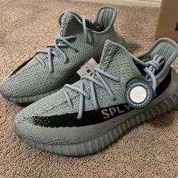 Yeezy Boost 350 V2 Salt 9.5 M US (Mint Condition)