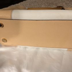 Michael Kors brown shoulder bag. Lightly used. In great shape. Michael Kors