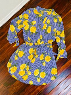 Brand New Women's Dress Size Large (Details of beautiful yellow roses)