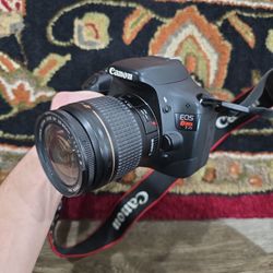 Canon EOS Rebel T2i With Lens