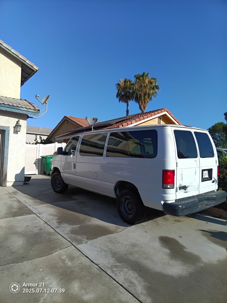 2014 Ford E XL Super Duty 137000 Miles