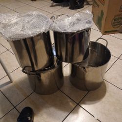 4 brand new pots 