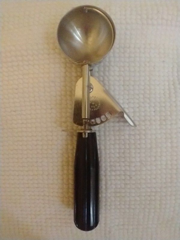 Vintage Williamson Ice Cream Scooper
