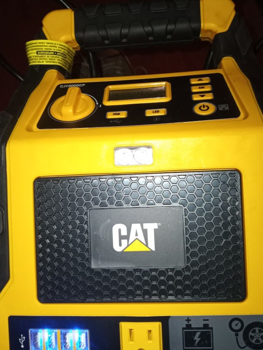 CAT POWER STATION. 200W AMP AND 120PSI COMPRESSOR 4 USB SLOTS