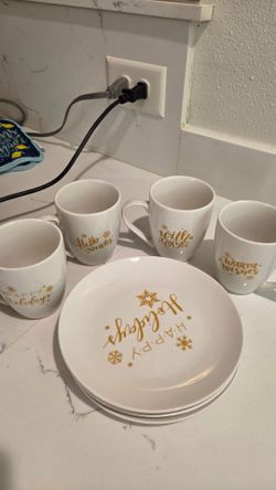Holiday plate and cup set