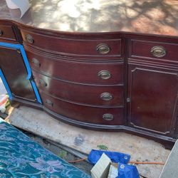 Dresser