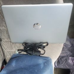 HP 15.6 Laptop Model 15-dy0025tg Cracked Screen