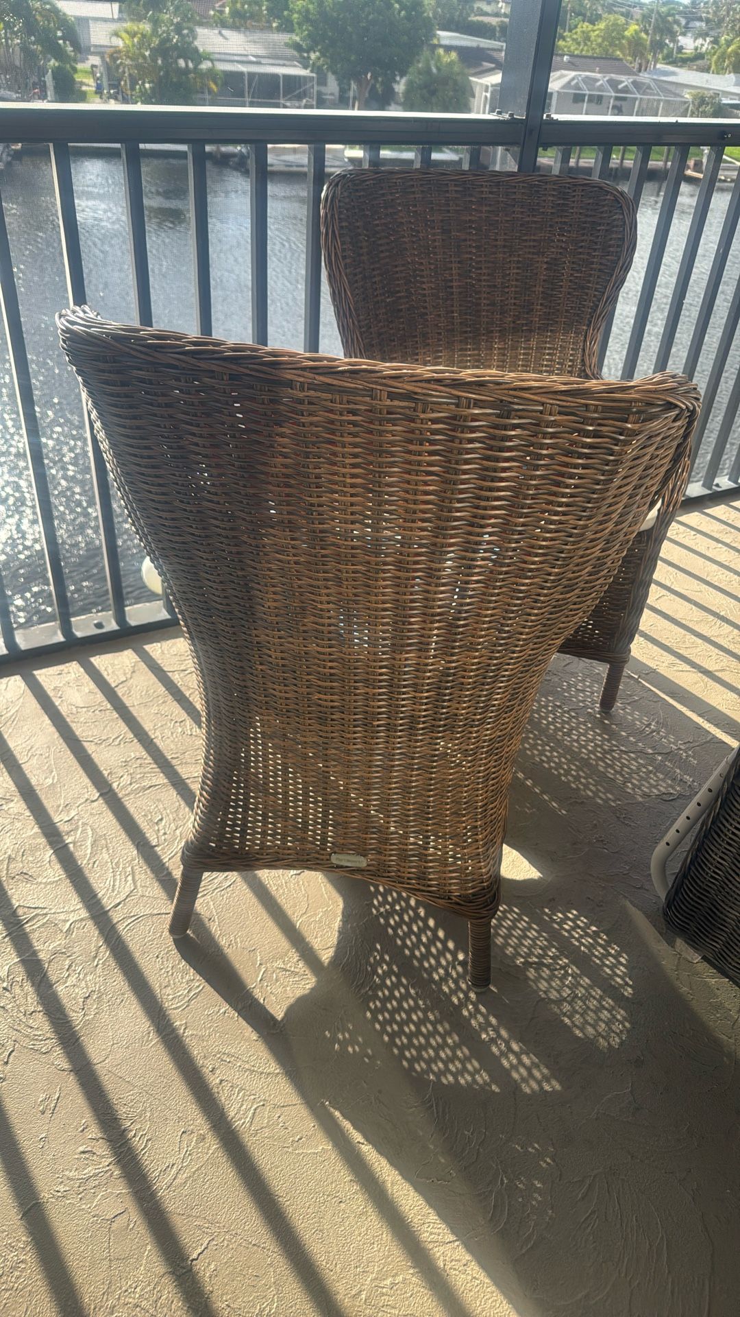 2 Chairs With  Cushions