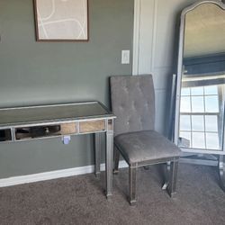 Vanity set - Hayworth Collection 