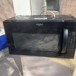 whirlpool oven range microwave / Nellis and Owens 