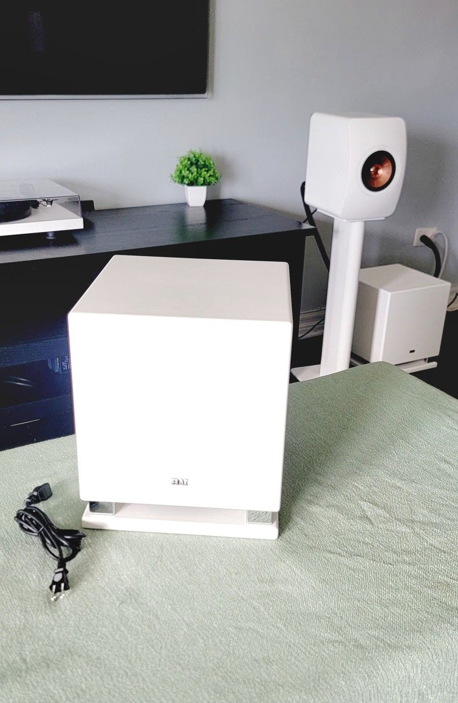 ELAC Sub 10" Woofer SUB2030 Powered Subwoofer White