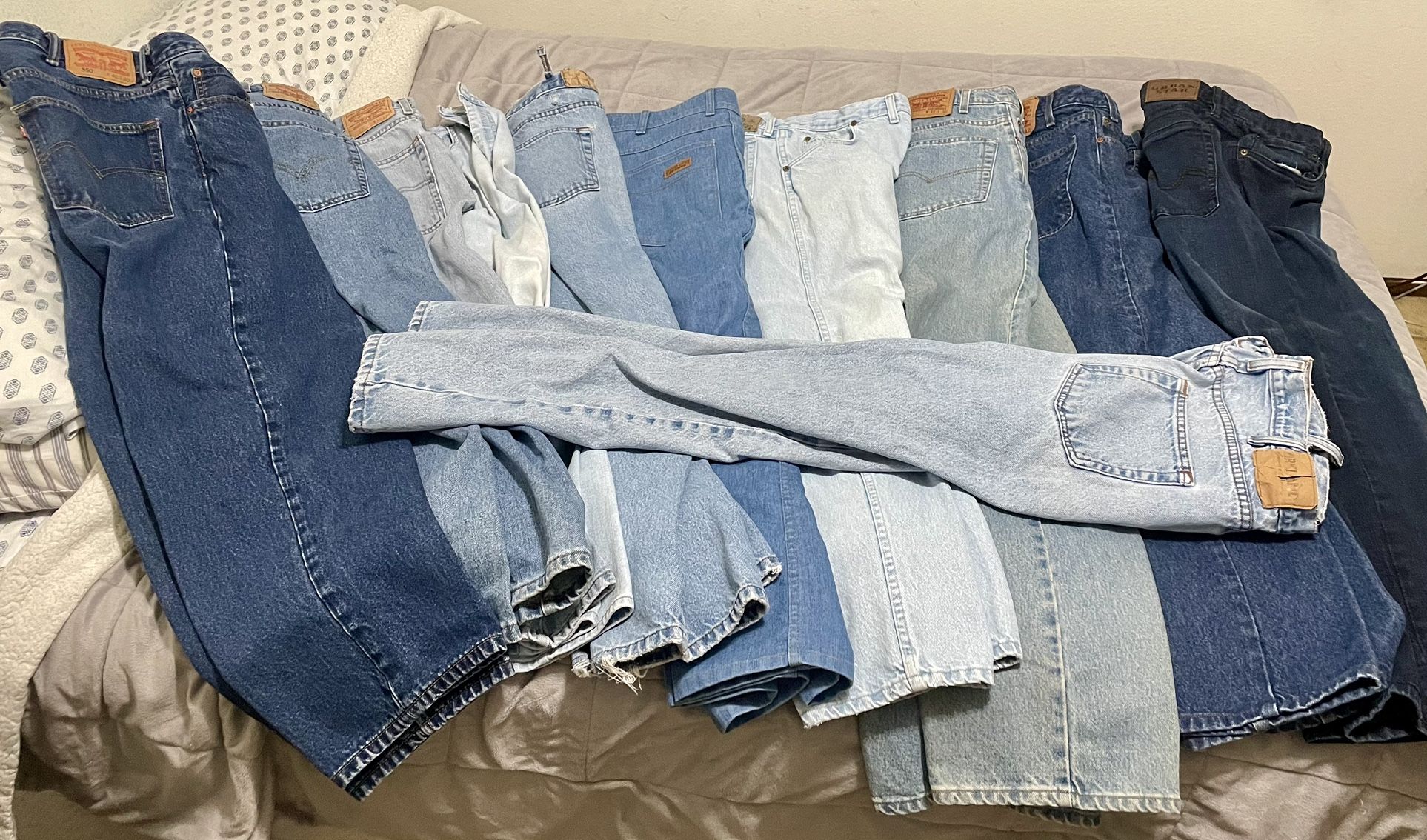 Lot Of 11 40 X 30 Jeans Levi 505s, Kirkland, Etc.