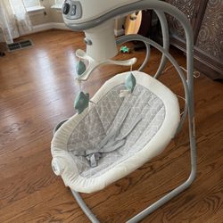 Baby swing For Sale