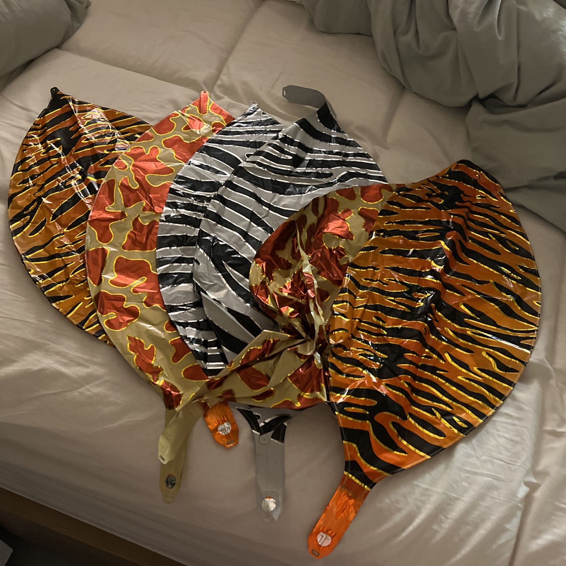 Round FOIL ANIMAL PRINT SAFARI Balloons