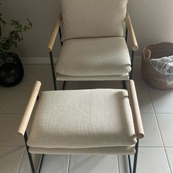 Magnolia Farms Chair And Foot Rest