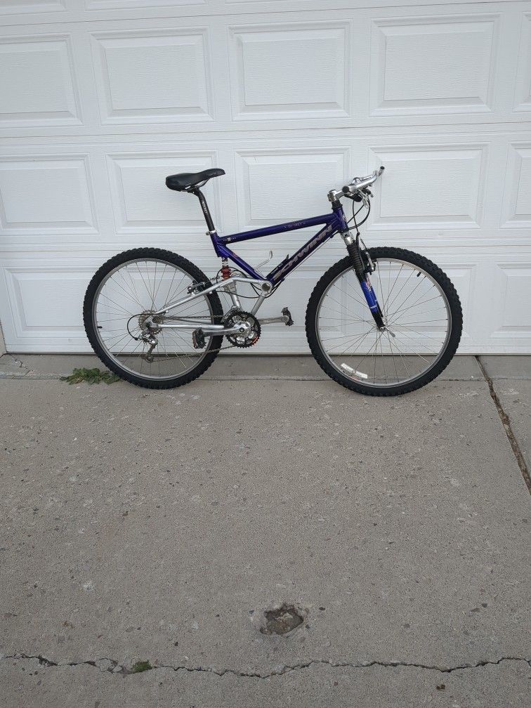 1998 Schwinn S-30 Mountain Bike