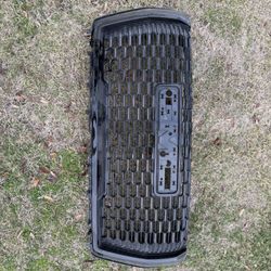 2023 GMC Denali Grill