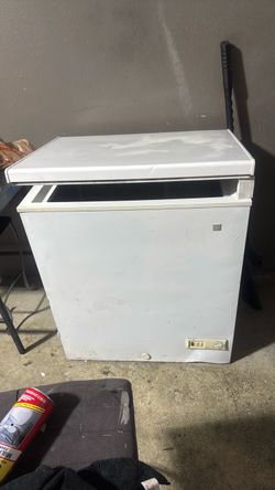 GE White Chest Freezer
