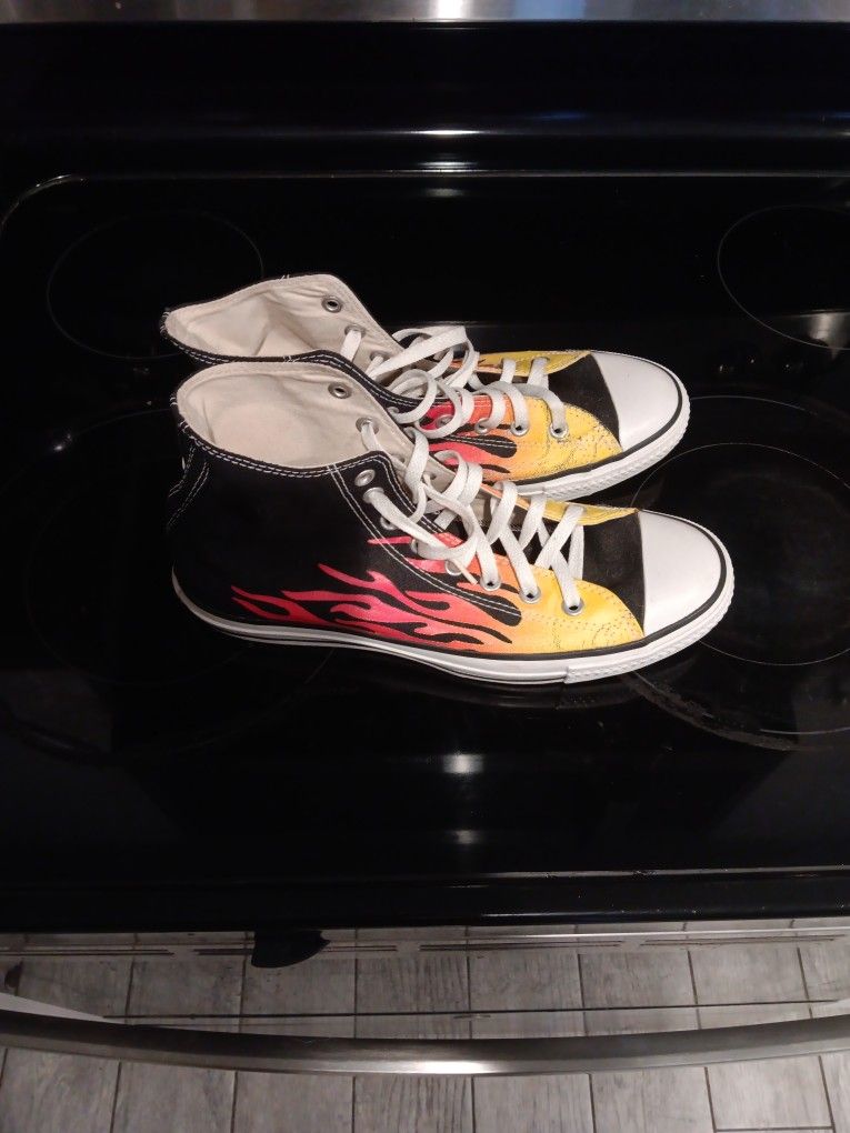 CONVERSE ALL STARS CHUCK TAYLOR Hi TOP FLAMES