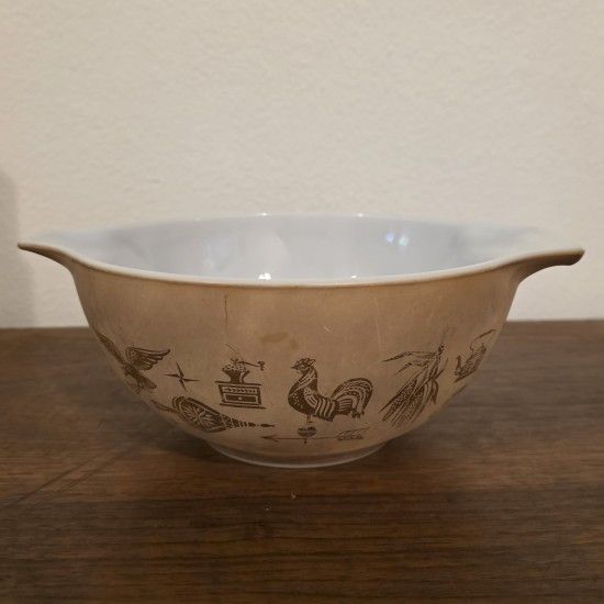 "Early American" Pyrex Cinderella Mixing Bowl, 1 1/2 Quarts, Model Number 442