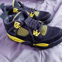 Air Jordan 4 Retro 'Thunder" 