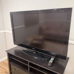 Samsung Flat Screen TV + Remote