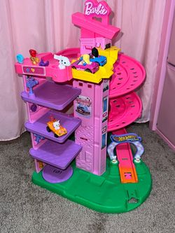 Barbie HotWheels Racerverse Track