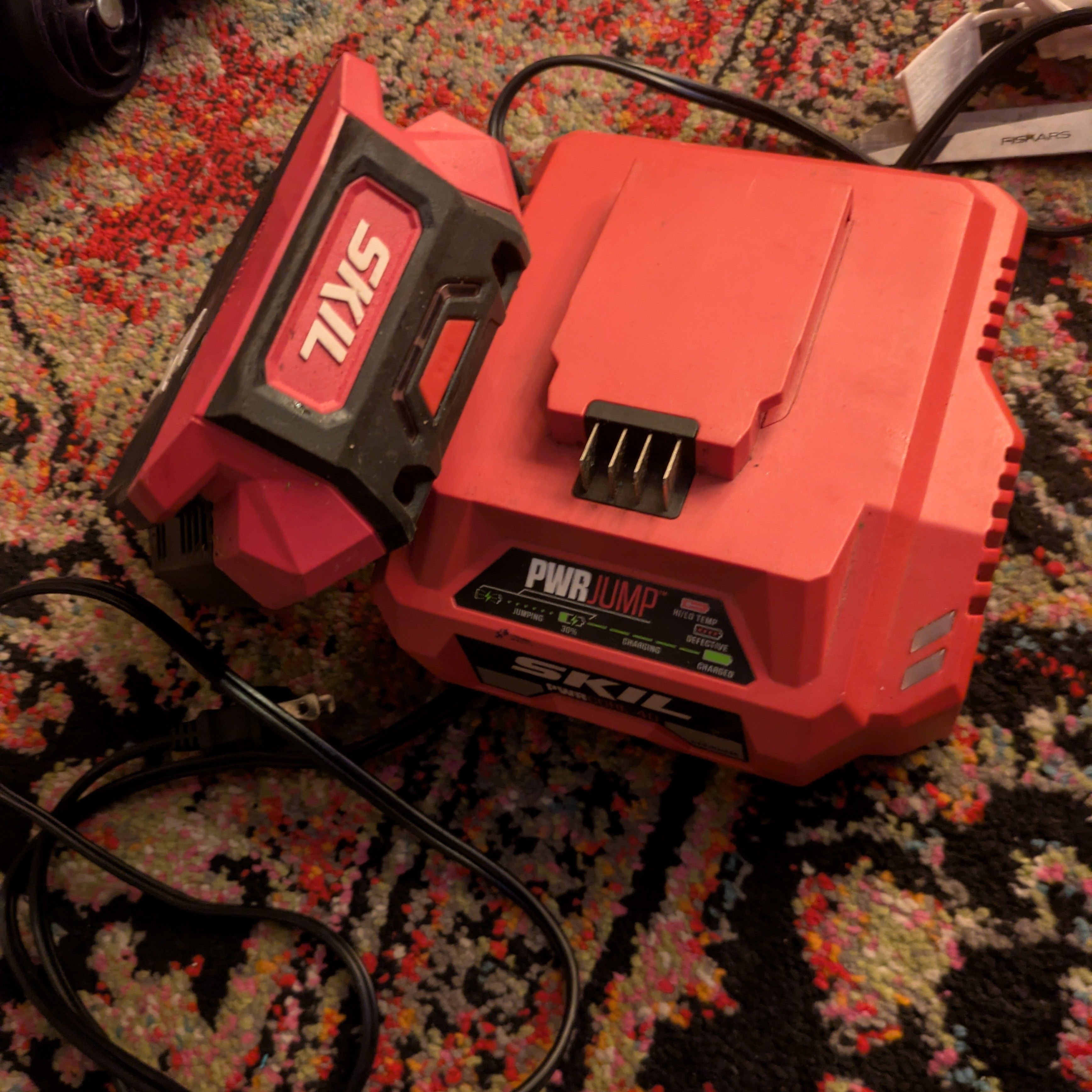 Skil Battery Charger and 40v battery