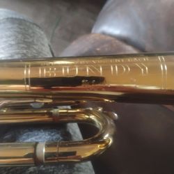 Bundy Trumpet  excellent shape made by Vincent bach co