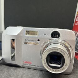 Olympus Camedia D-595 Zoom Digital Camera | Model D-595 | 5 MP | TESTED