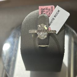 Lab Grown Diamond Round/Oval Brilliant Cut , 2.76 Ct Diamond Weight 