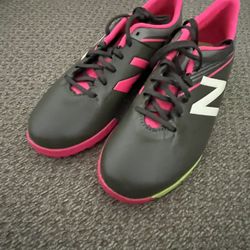 New Balance Tennis Shoes