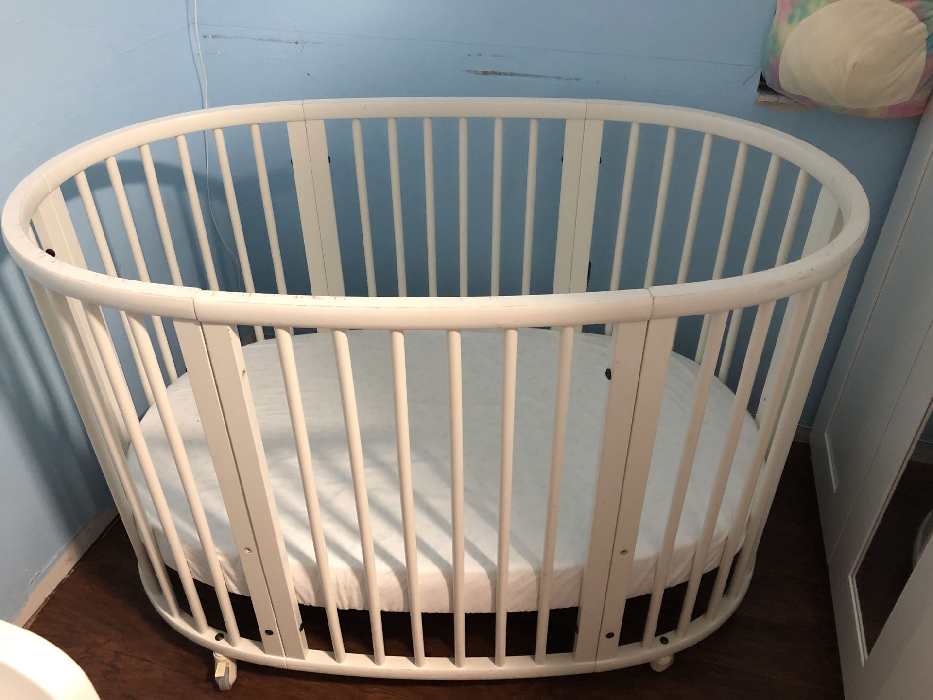 Stokke® Sleepi™ White Crib with Mattress