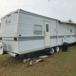 33ft Camper Or Trailer With Slide And  SC TITLE 