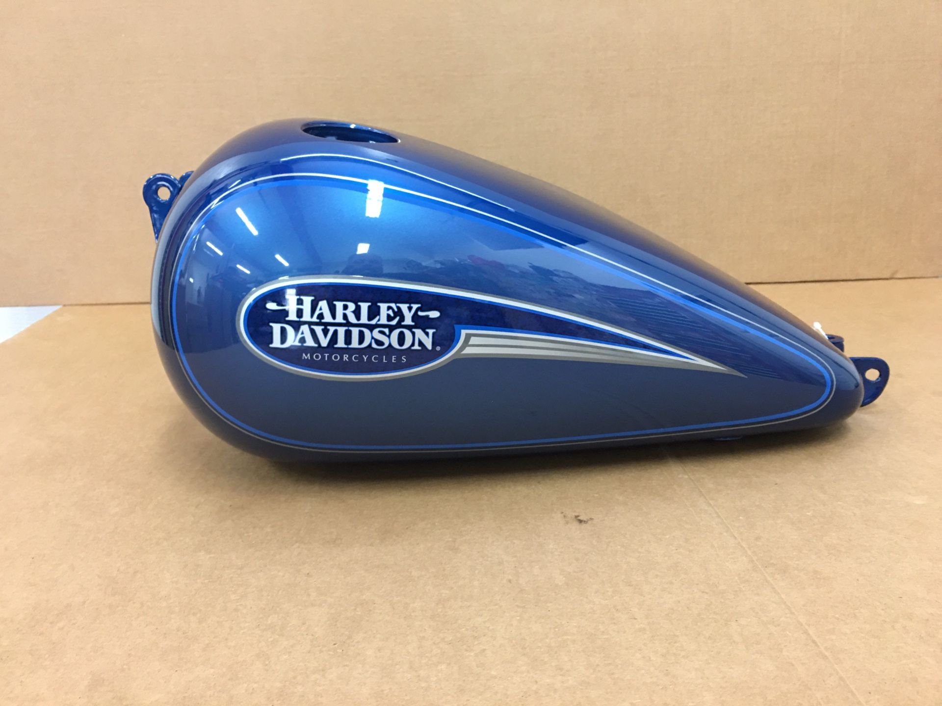 2006-2017 Harley Davidson Dyna FXDL/I Rich Sunglo Blue/ Chopper Blue with pinstripe.Fuel Tank *NEW*