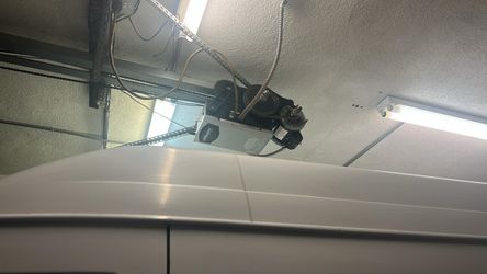 Electric gate stops halfway or won’t close? Same-day help for motor