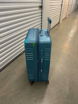 Luggage 20 x 13x28 high