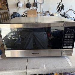 Panasonic counter top microwave NN-SN744S stainless steel