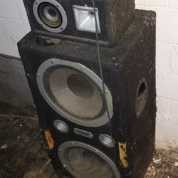 2 Speakers
