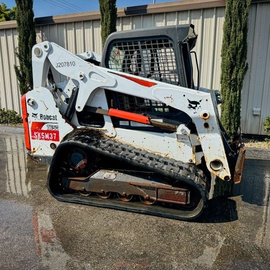 Bobcat T650 Skid Steer - Track