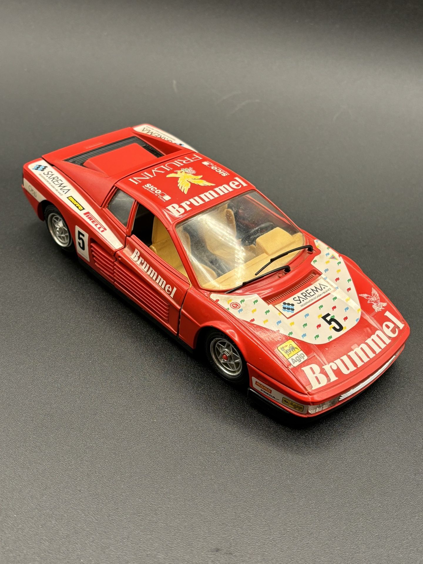 1984 Ferrari Testarossa 1:24 diecast model car by Bburago for Sale
