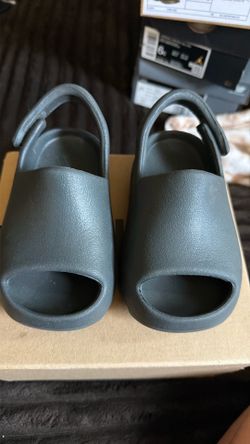 Toddler Yeezy Slides