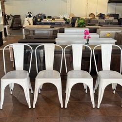 🔥Set of 4🔥Commercial Grade Distressed Indoor、Outdoor Stackable Chair（White)  💰80$