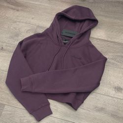 Alphalete Women’s Small Cropped Hoodie, Eggplant Purple 