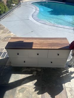 Tv stand/ dresser