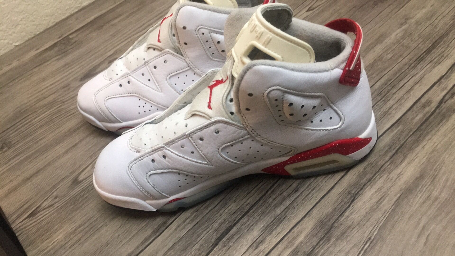Jordan 6s Red Oreos Size 6.5 