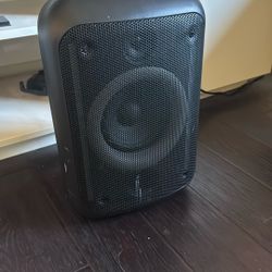 Onn Medium Party Speaker With LED Lighting