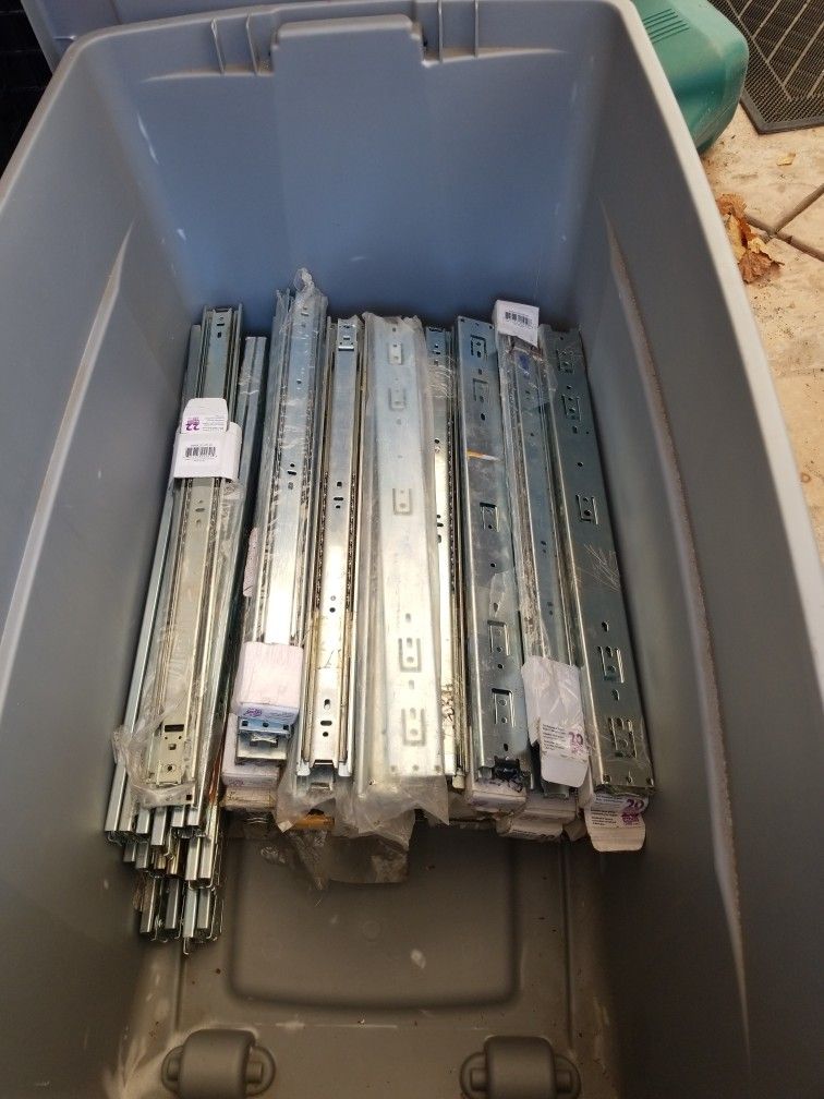apx 52 20 inch and apx 9 22 inch drawer slides